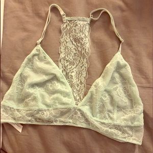 UO - Lace Bralette - L